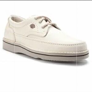 Hush Puppies Boat Shoes. The Body Shoe Mall Walker Sport in color White Lea. 9EW